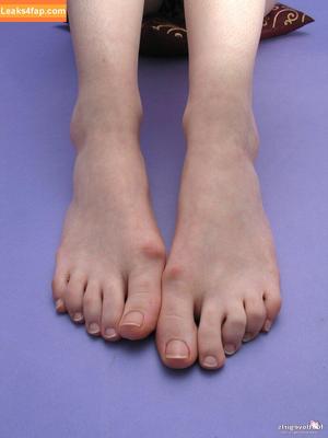 Footlovegirls photo #2216