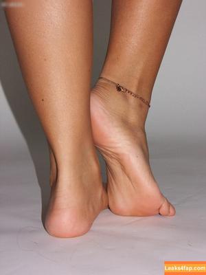 Footlovegirls photo #2951