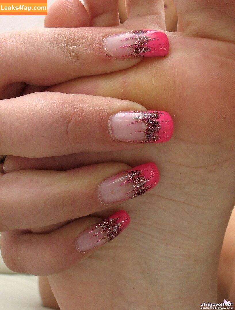 Footlovegirls /  leaked photo photo #3118