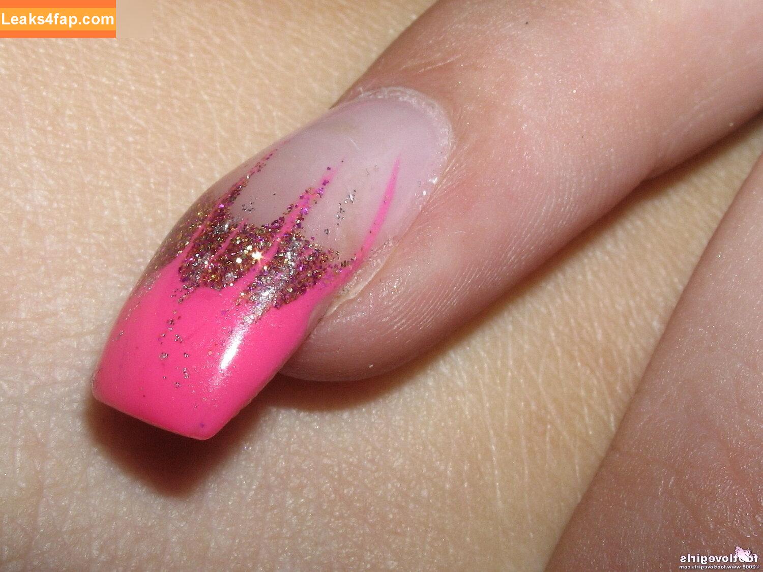 Footlovegirls /  leaked photo photo #3121