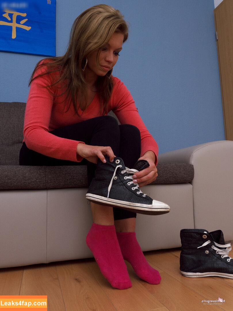 Footlovegirls /  leaked photo photo #3245
