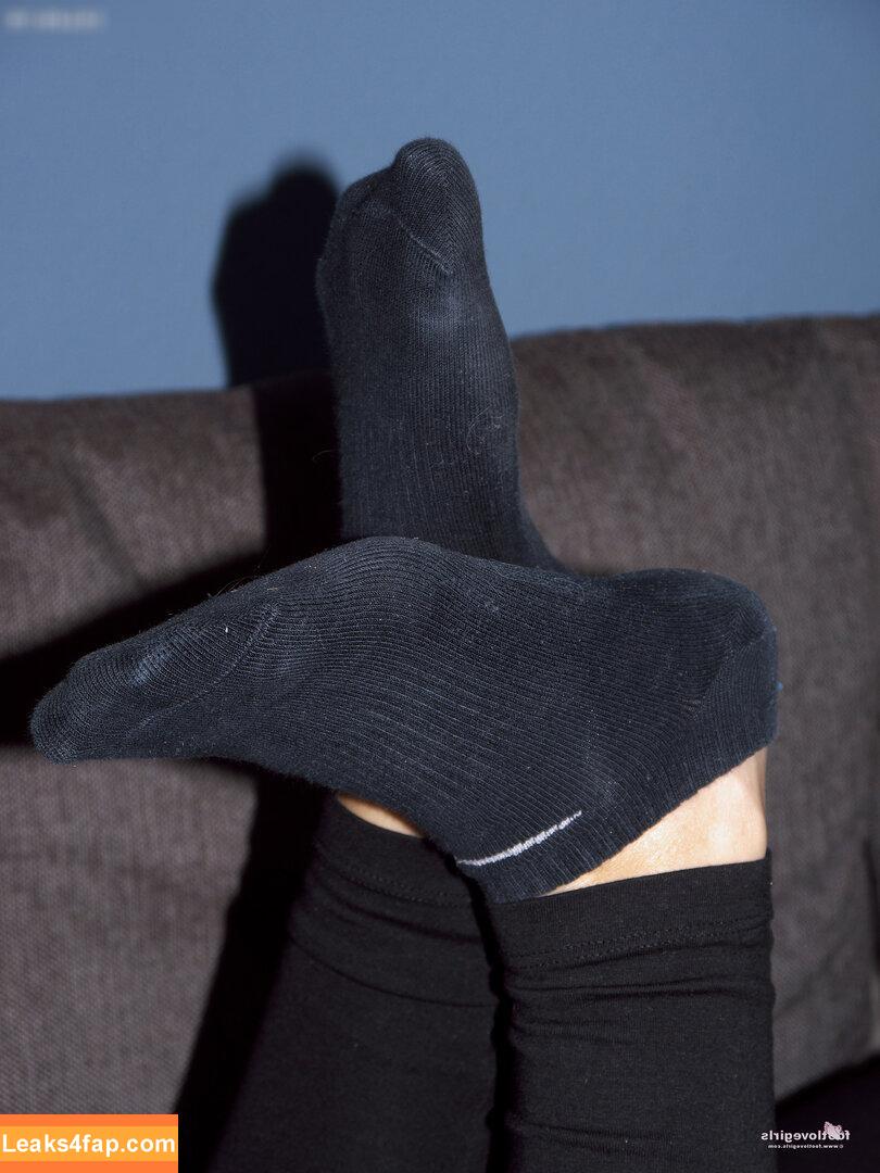 Footlovegirls /  leaked photo photo #3431