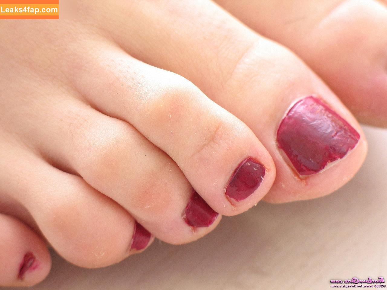 Footlovegirls /  leaked photo photo #3612