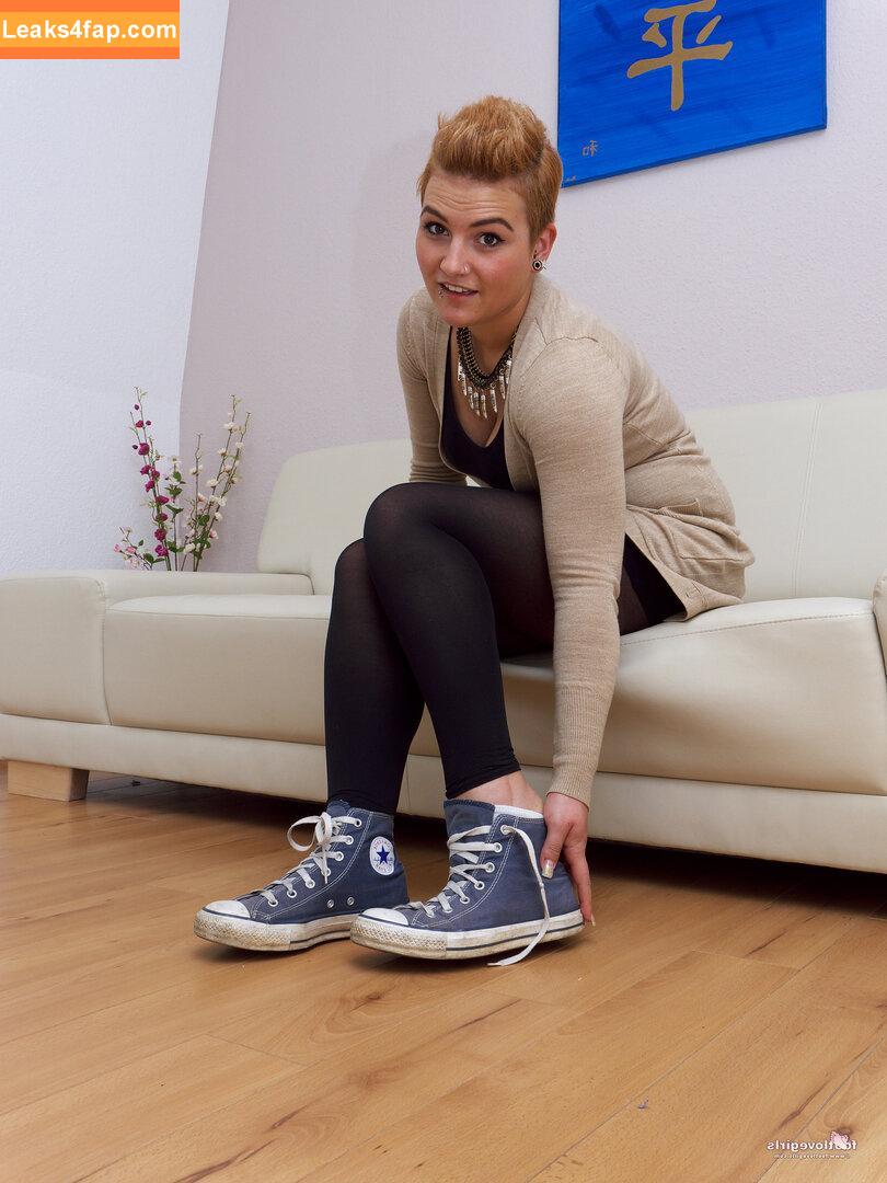 Footlovegirls /  leaked photo photo #3654