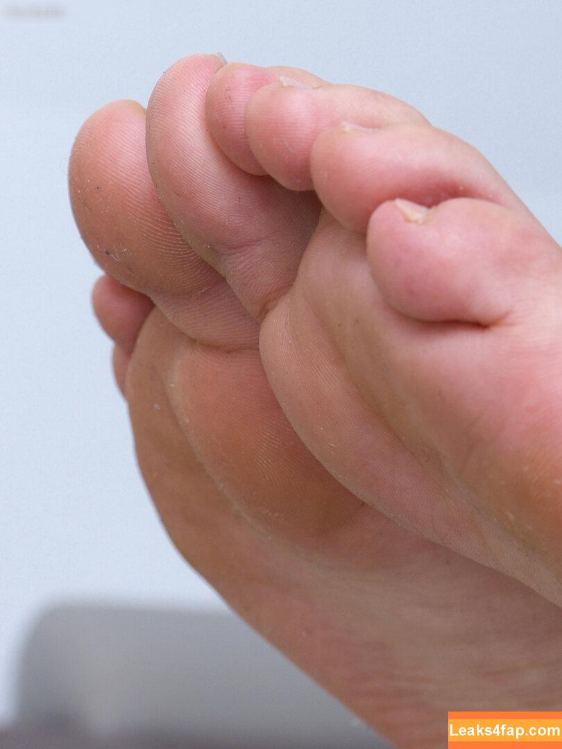 Footlovegirls /  leaked photo photo #3958