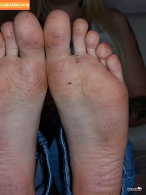Footlovegirls photo #3282