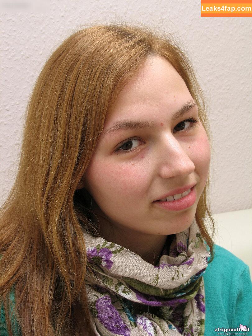 Footlovegirls /  leaked photo photo #4052