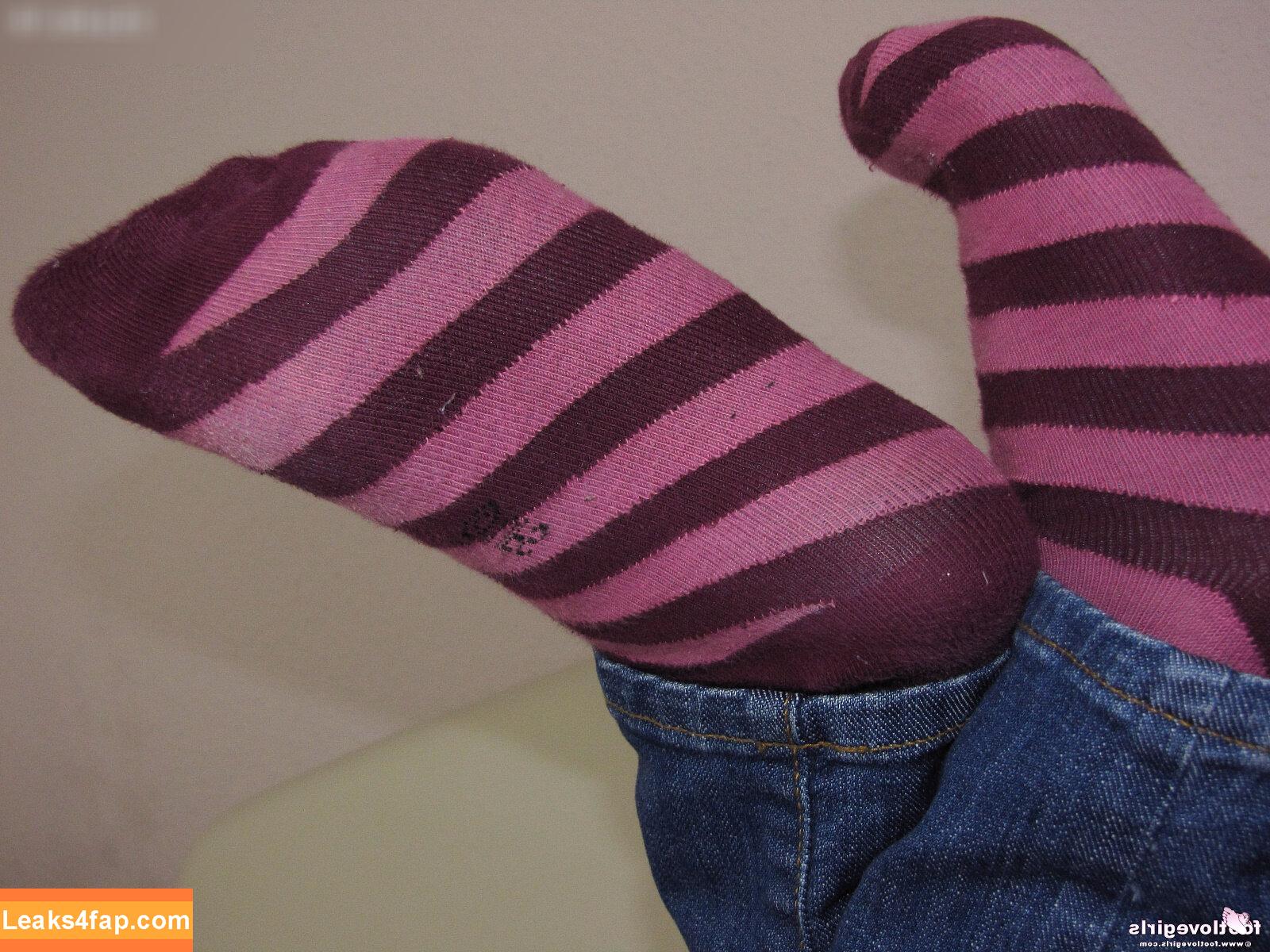 Footlovegirls /  leaked photo photo #4055