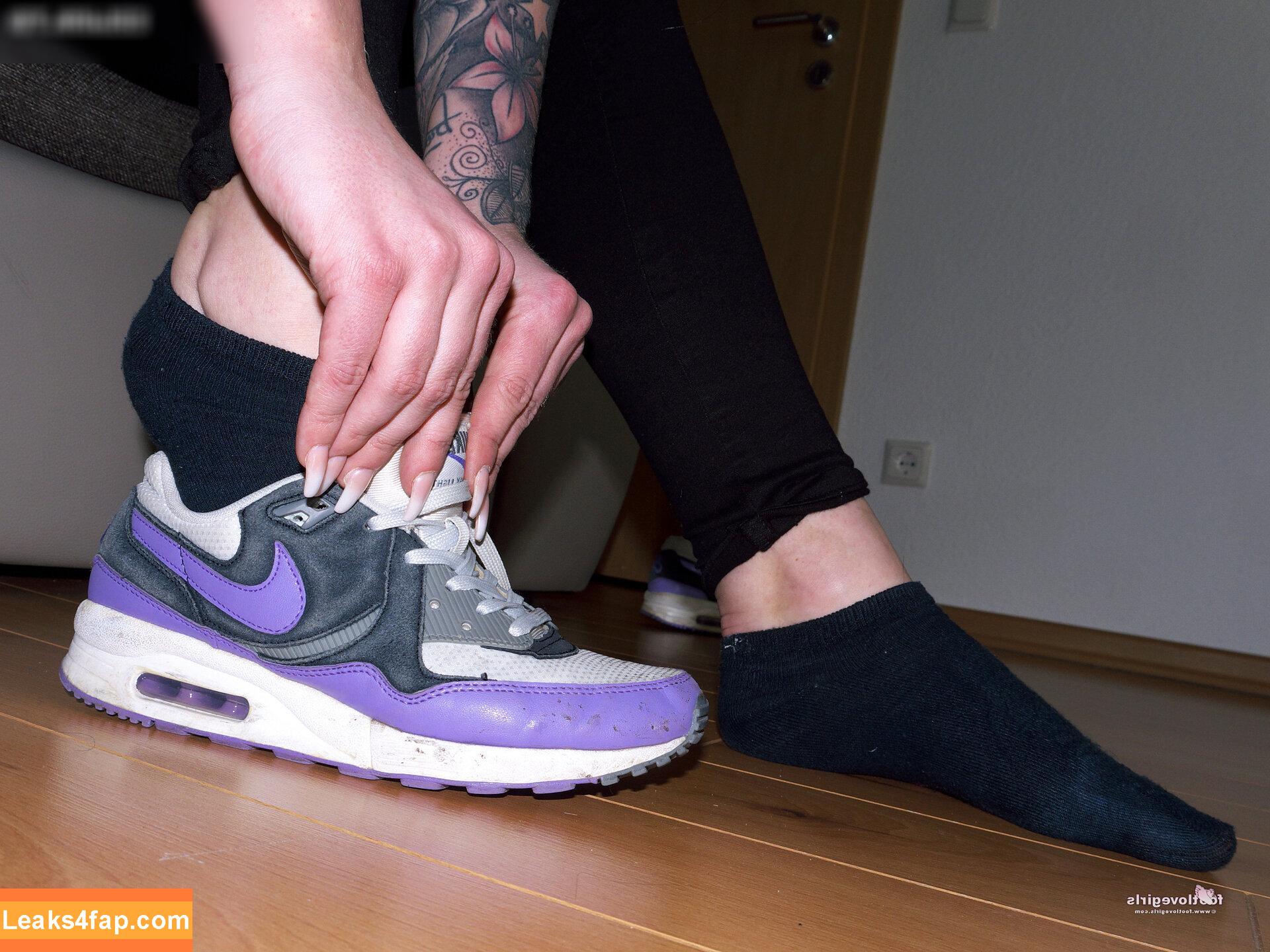 Footlovegirls /  leaked photo photo #4160