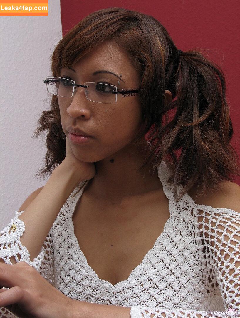 Footlovegirls /  leaked photo photo #4260