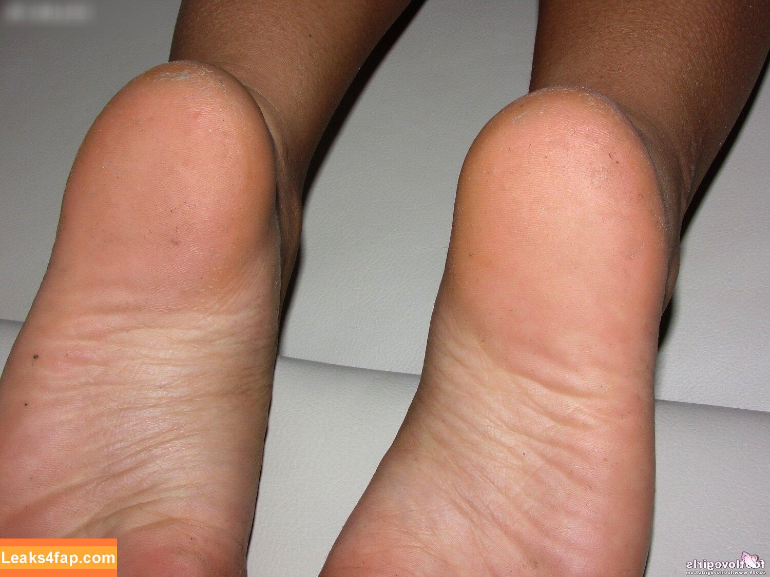 Footlovegirls /  leaked photo photo #4289