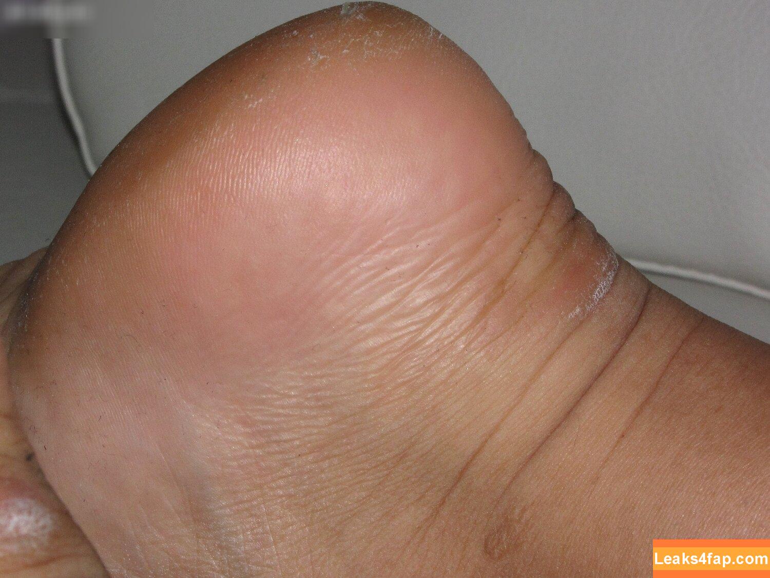 Footlovegirls /  leaked photo photo #4293