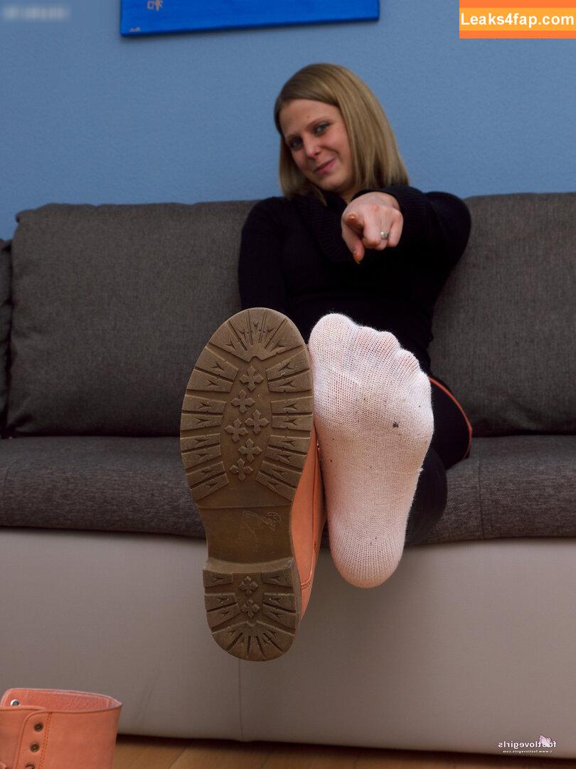 Footlovegirls /  leaked photo photo #4340
