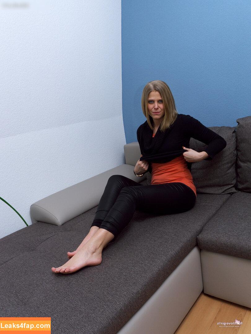 Footlovegirls /  leaked photo photo #4345
