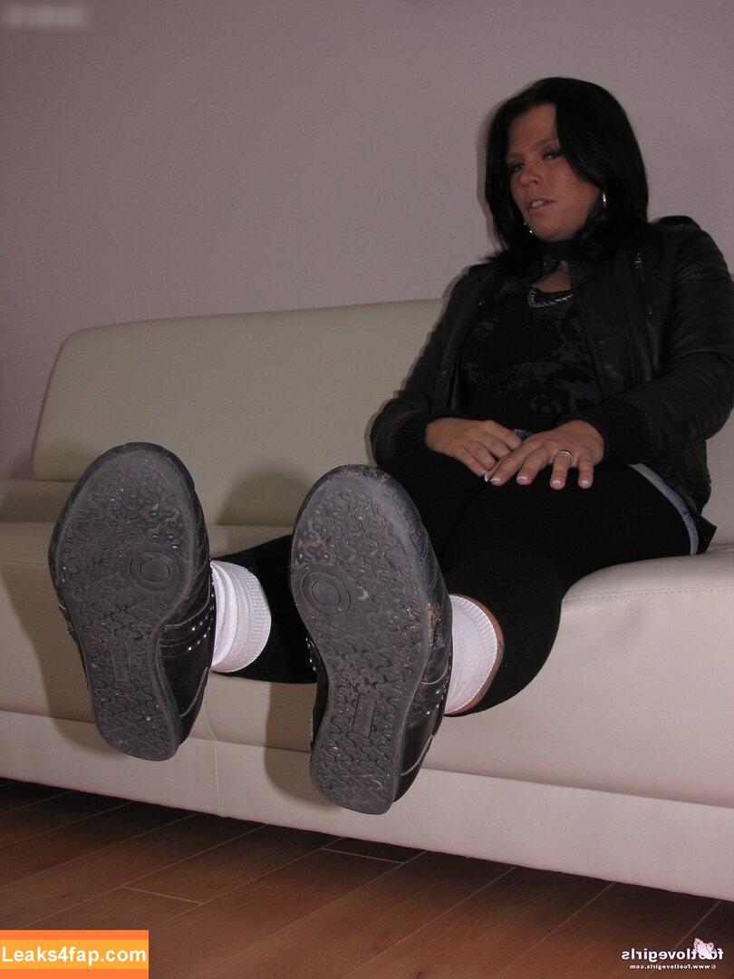 Footlovegirls /  leaked photo photo #4709