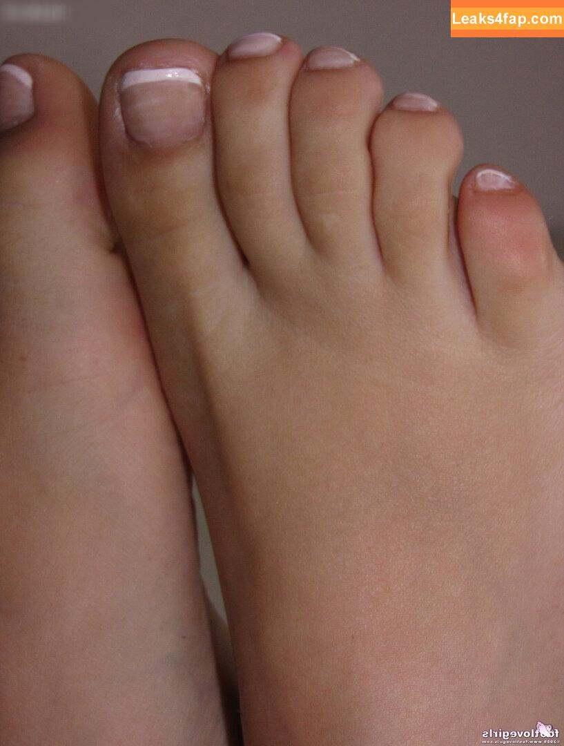 Footlovegirls /  leaked photo photo #4797