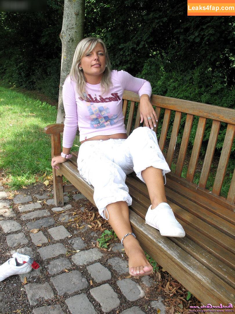 Footlovegirls /  leaked photo photo #4811