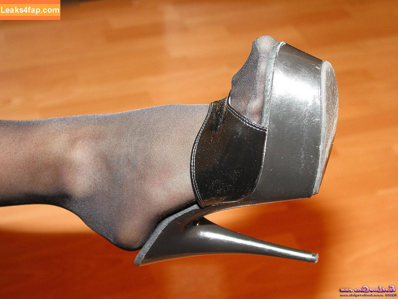 Footlovegirls /  leaked photo photo #4921