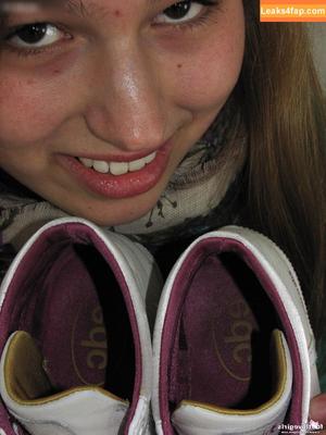 Footlovegirls photo #4064