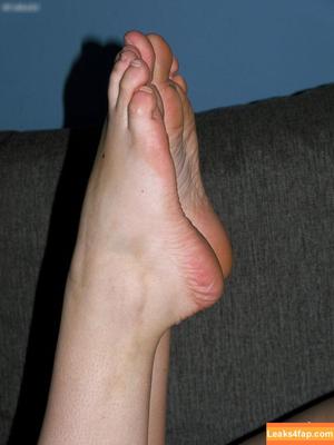 Footlovegirls photo #4217