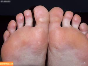 Footlovegirls photo #4354