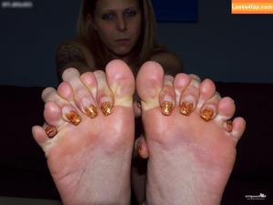 Footlovegirls photo #4361