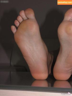 Footlovegirls photo #4669
