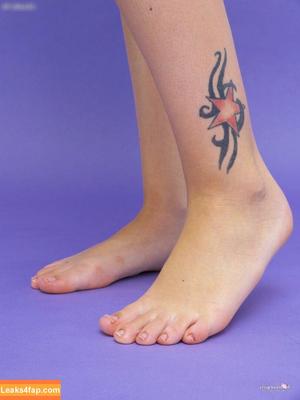 Footlovegirls photo #5001