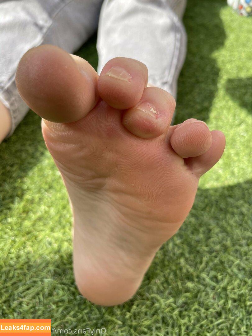 footsiewithkitty /  leaked photo photo #0011