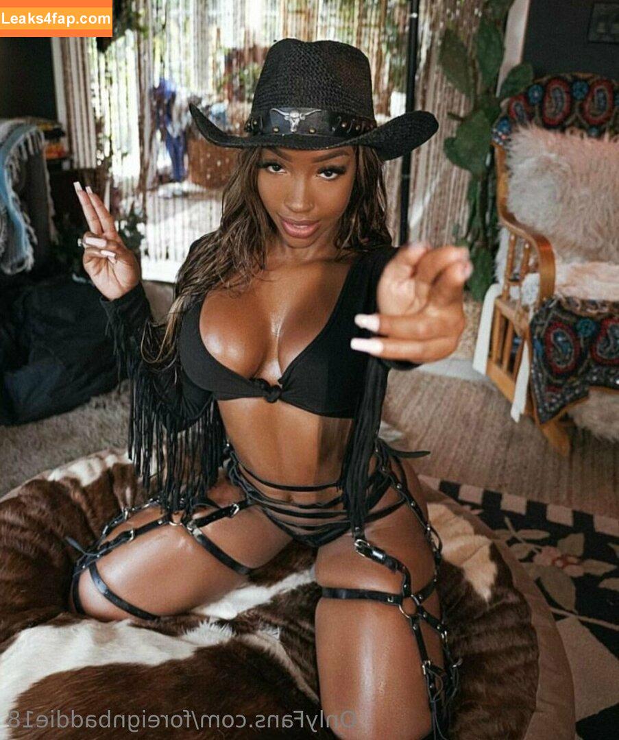 foreignbaddie18 / foreignbaddie21 leaked photo photo #0058