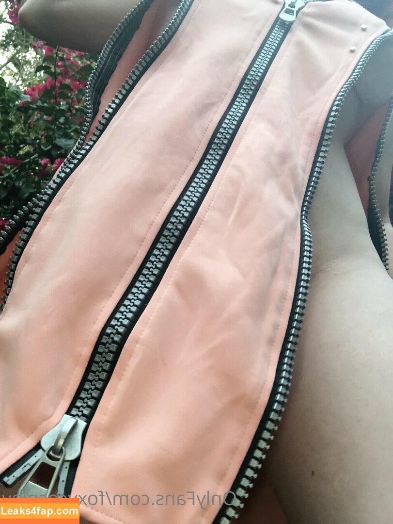 FoxyCosplay / foxy.cosplay / foxy_cosplay leaked photo photo #0004