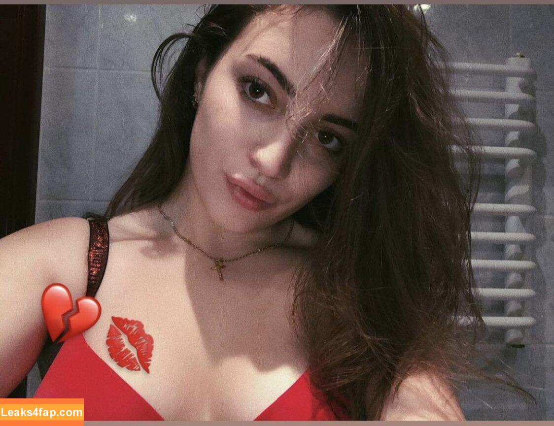 foxyemily123 / kudr.lii / u146342235 leaked photo photo #0008