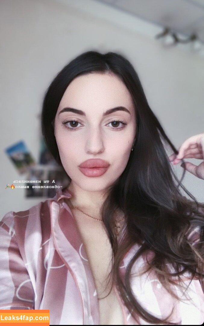 foxyemily123 / kudr.lii / u146342235 leaked photo photo #0018