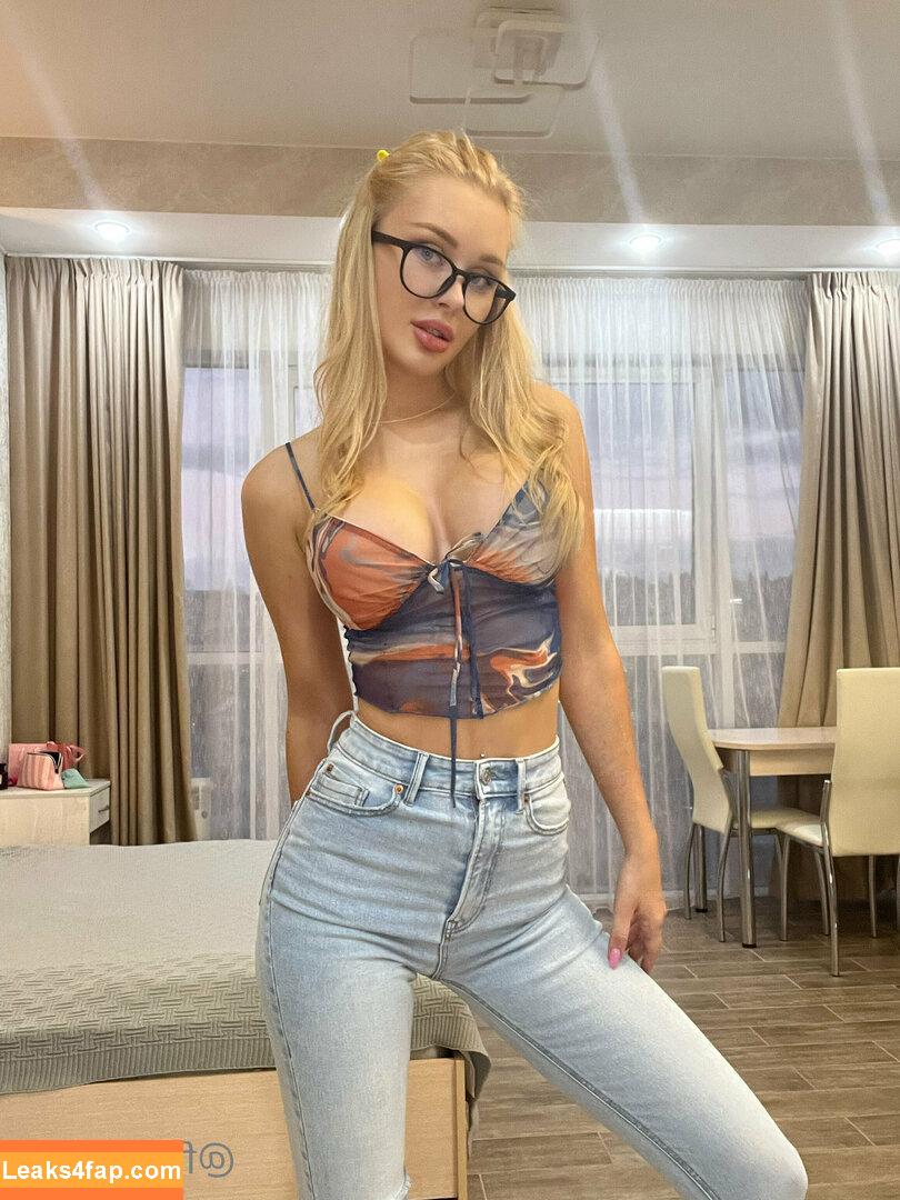 foxysophi / foxysophie leaked photo photo #0309