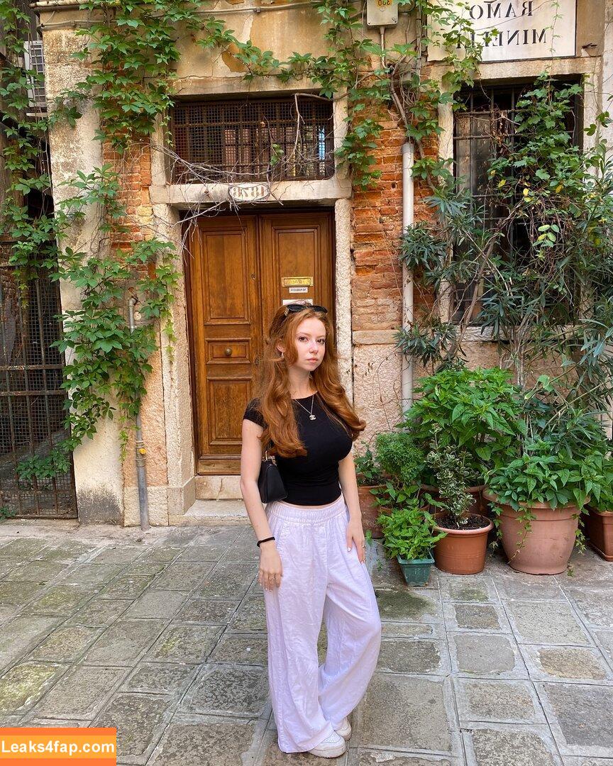 Francesca Capaldi / francescacapaldi слитое фото фото #0389