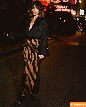 Frankie Bridge photo #0243