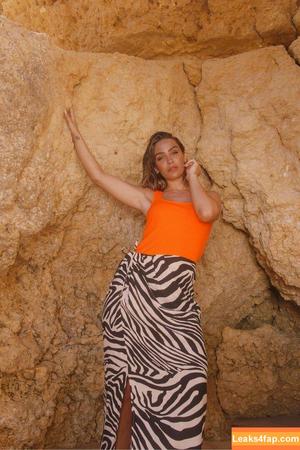 Frankie Bridge photo #0856