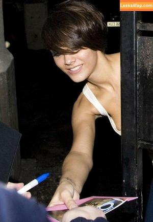 Frankie Bridge photo #1481