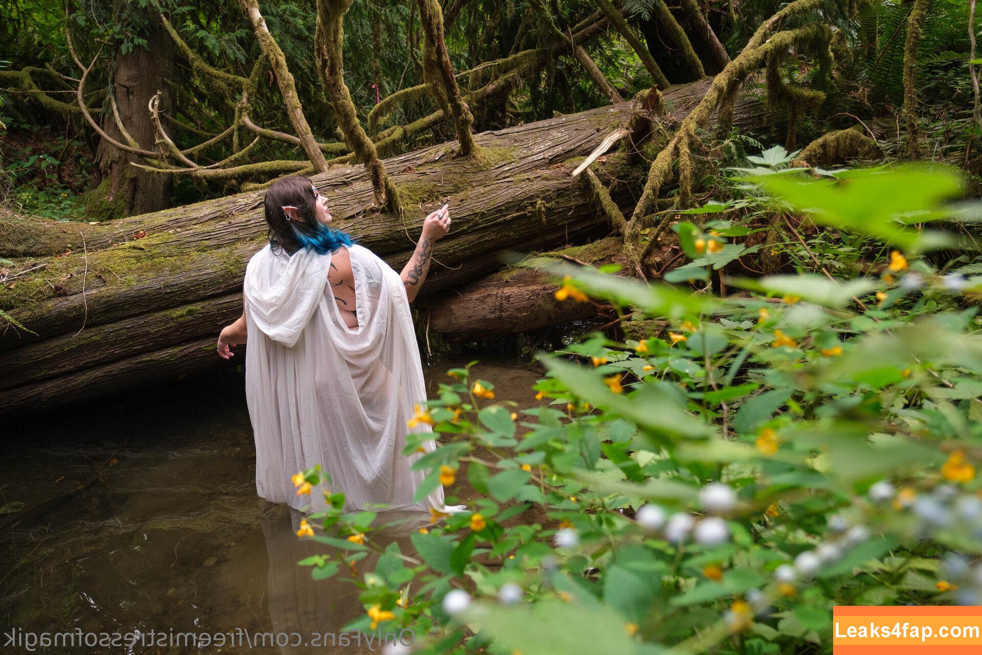freemistressofmagik /  leaked photo photo #0034