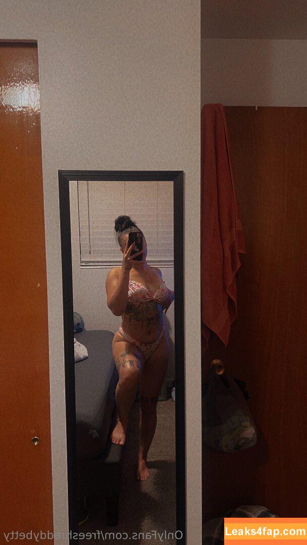 freeshreddybetty /  leaked photo photo #0017