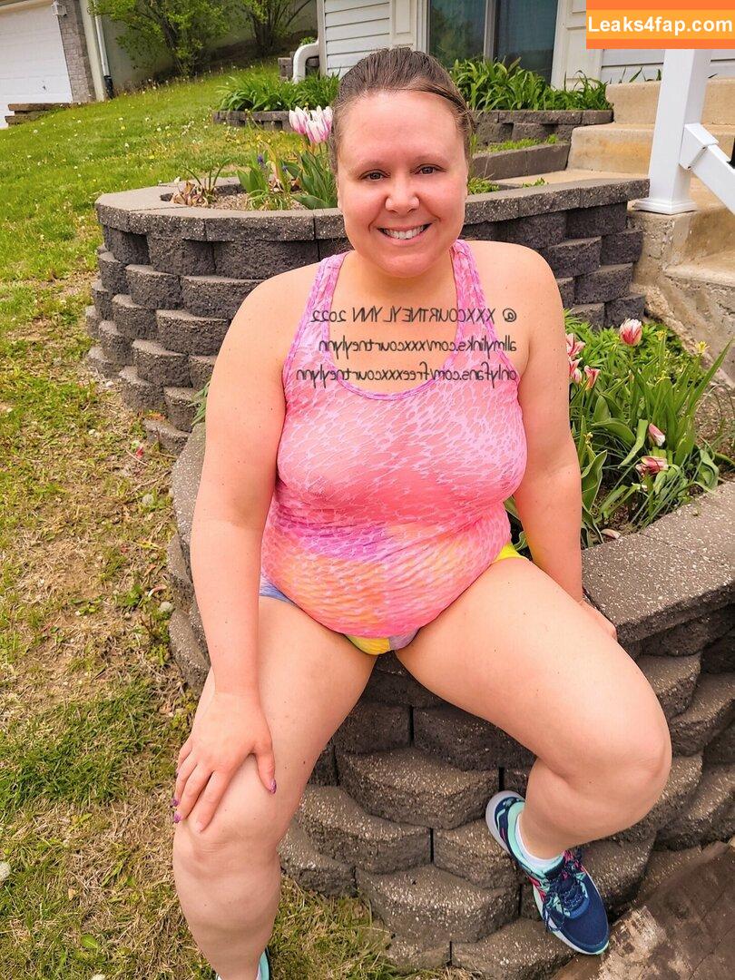 freexxxcourtneylynn / itscourtneyhellen leaked photo photo #0053