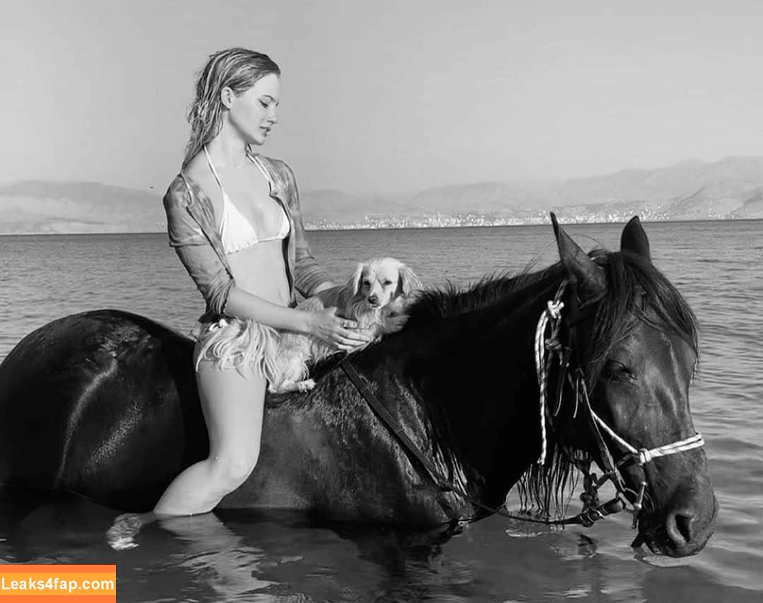 Freya Allan / Ciri / freyaallan / freyaallann leaked photo photo #0016