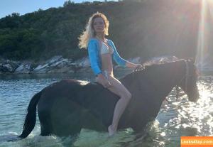 Freya Allan photo #0018