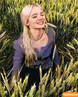 Freya Allan photo #0060