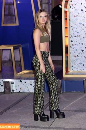 Freya Allan photo #0077