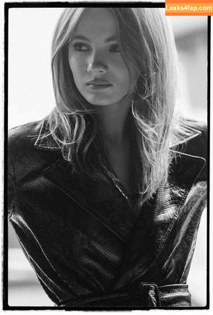 Freya Allan photo #0166