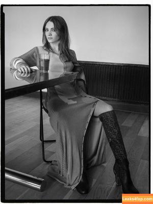 Freya Allan photo #0170