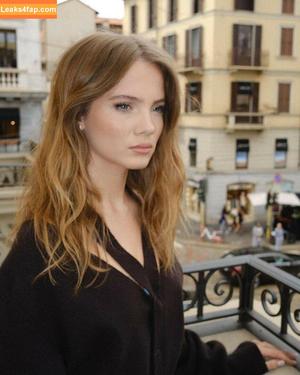 Freya Allan фото #0183