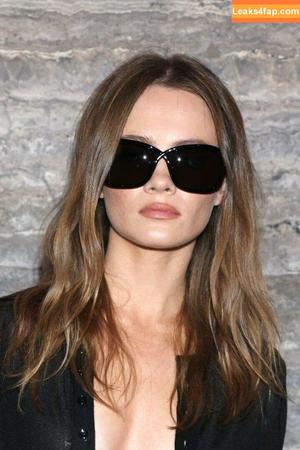 Freya Allan photo #0374
