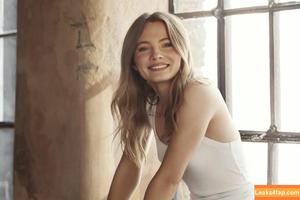 Freya Allan photo #0461